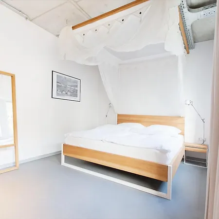 מלון דירות Green Design Loft 4*