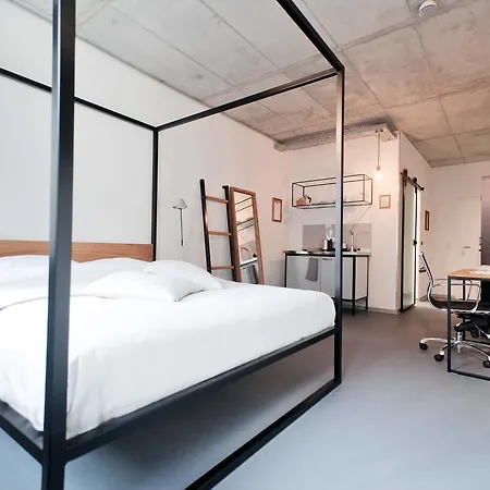 מלון דירות Green Design Loft 4*
